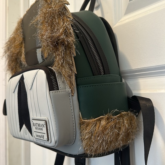 RARE Loungefly Batman Returns Penguin Mini Backpack (LE) NWT - Picture 6 of 9